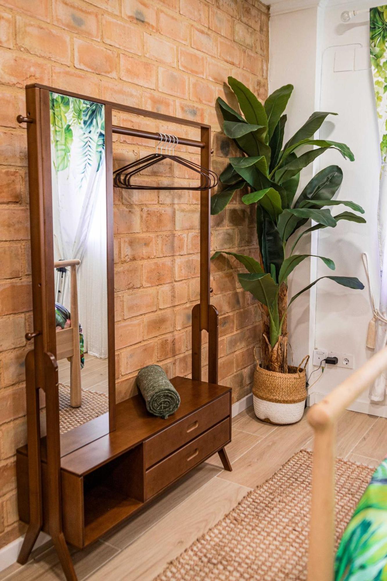 Artistic Flat Next To Ruzafa Welcome To The Jungle Valencia Exterior foto