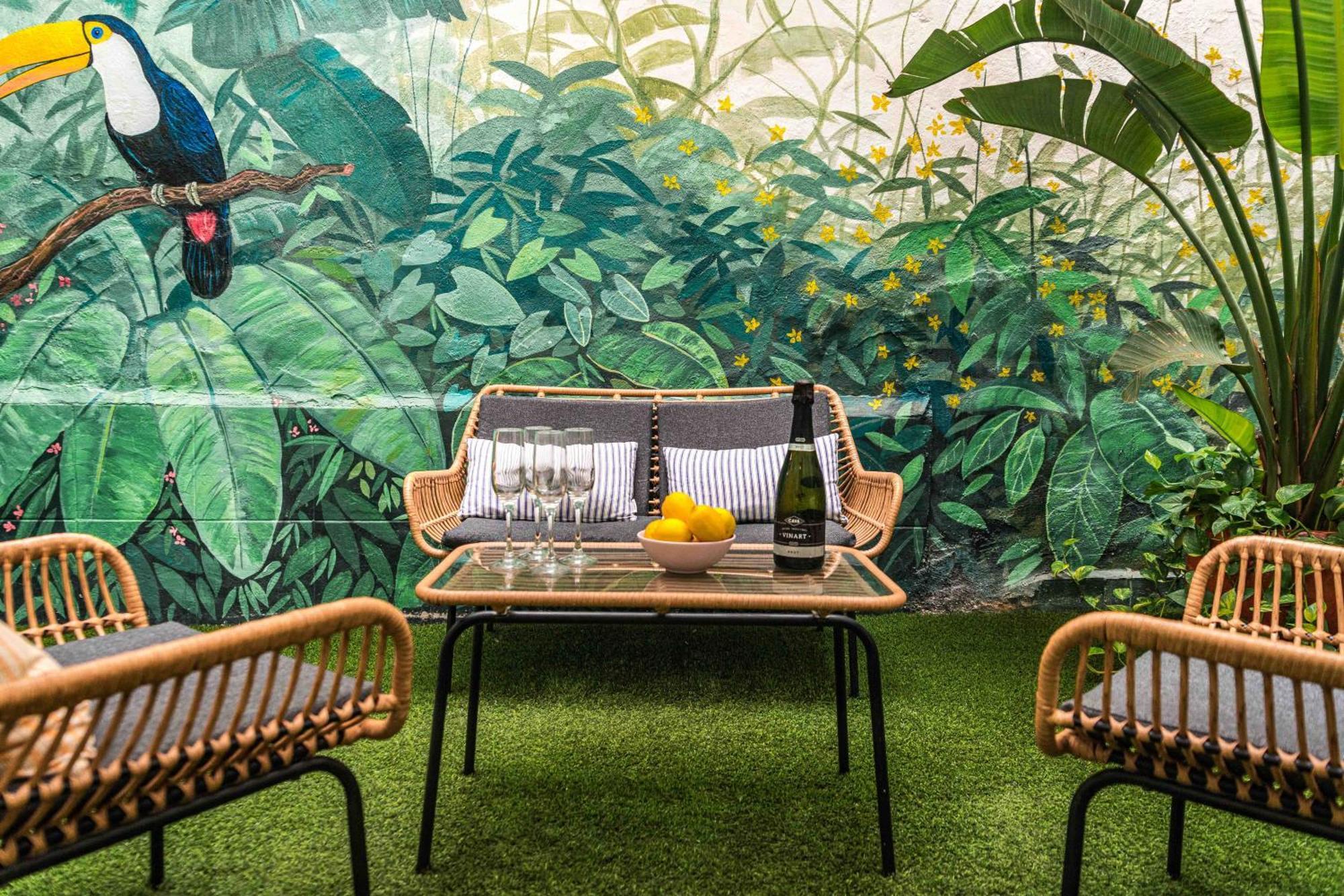Artistic Flat Next To Ruzafa Welcome To The Jungle Valencia Exterior foto